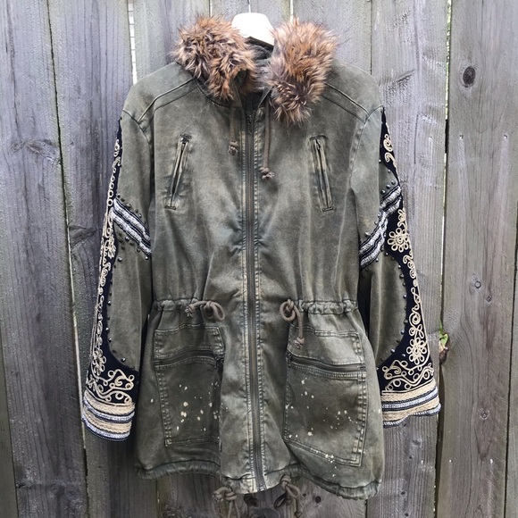 Free People Jackets & Blazers - Free People Golden Quills Jacket. Like new condition , beautiful Parka .